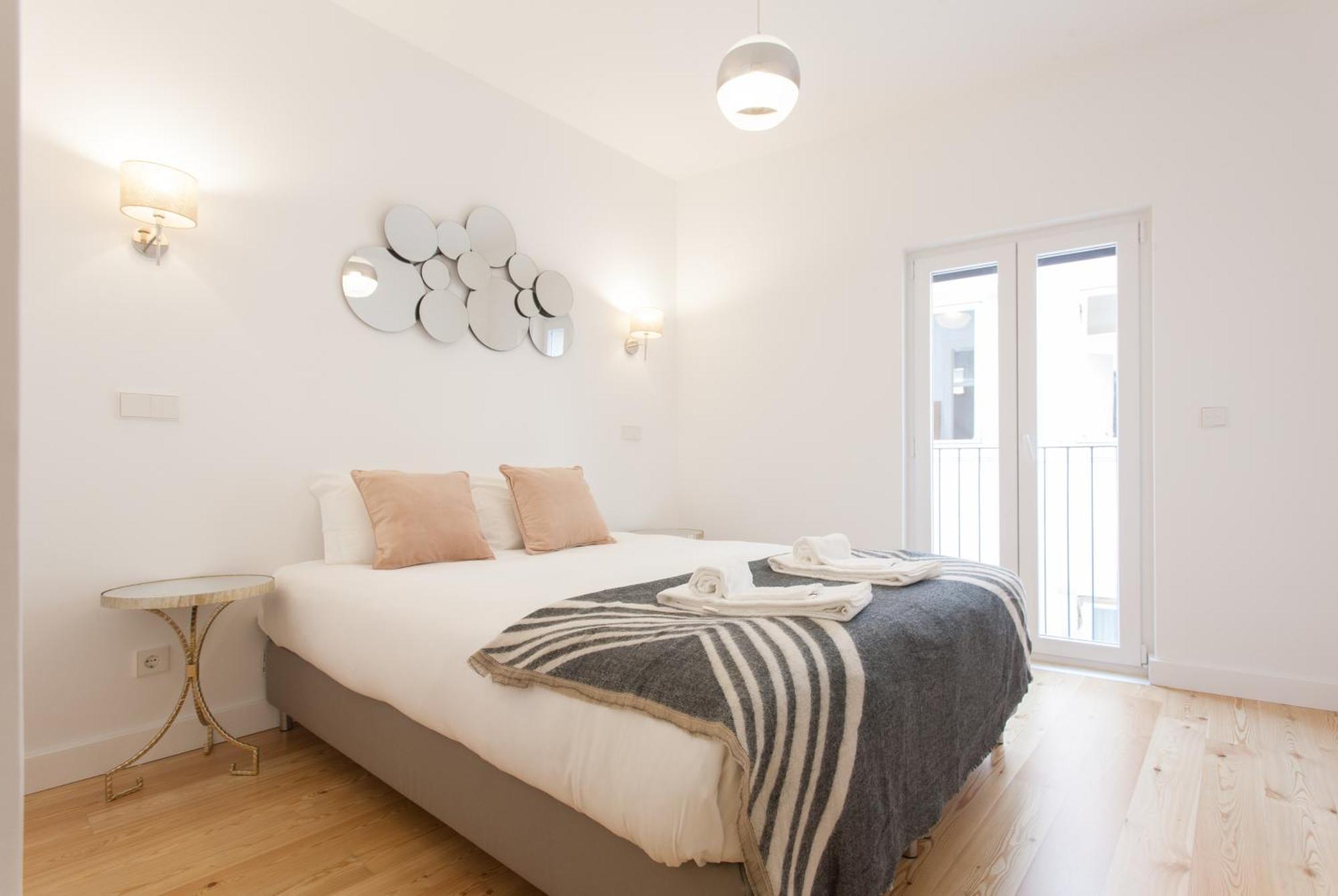 Mouraria Blue Three-Bedroom Apartment W/ Parking - By Lu Holidays Lisboa Exteriör bild
