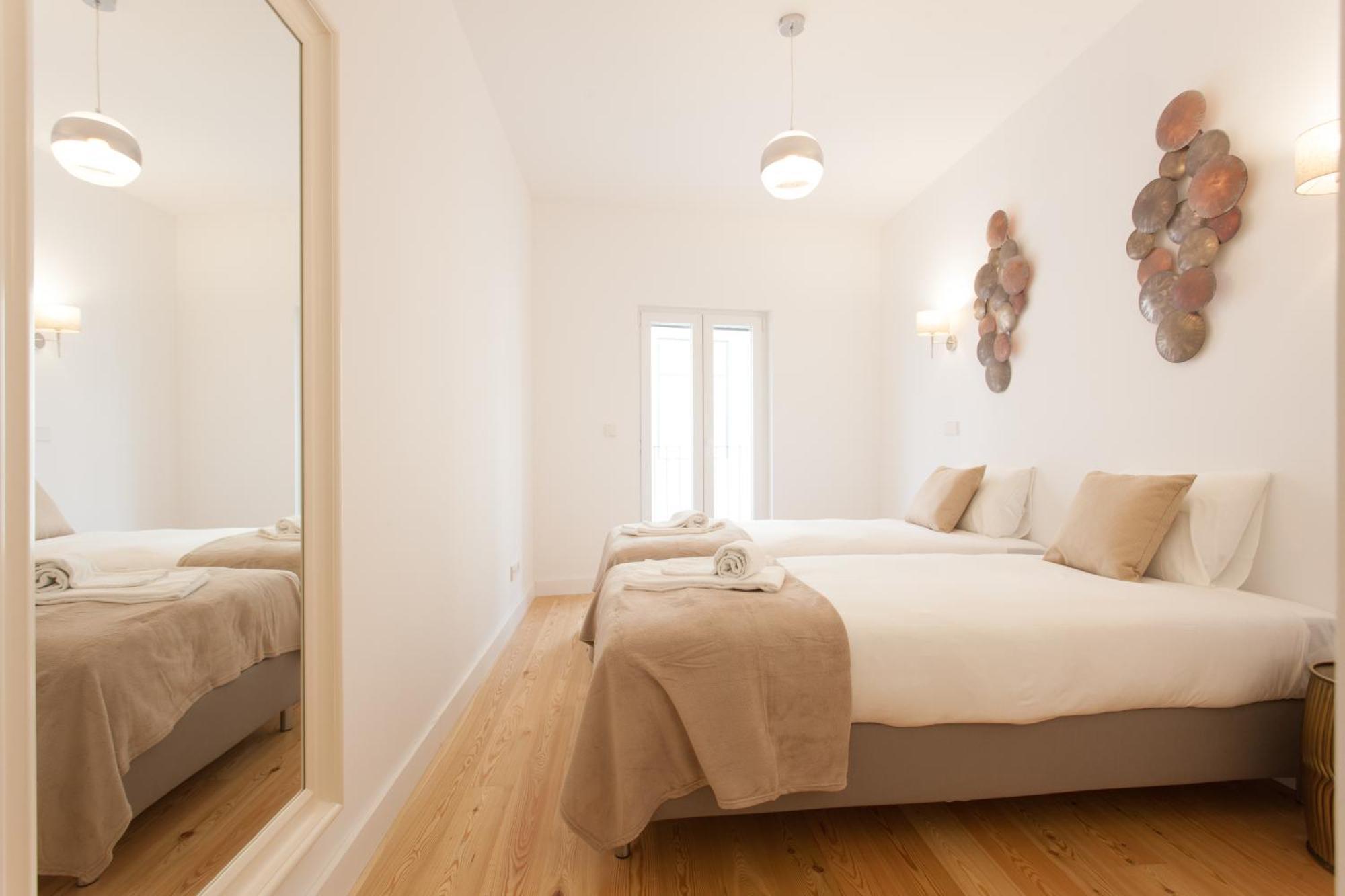 Mouraria Blue Three-Bedroom Apartment W/ Parking - By Lu Holidays Lisboa Exteriör bild