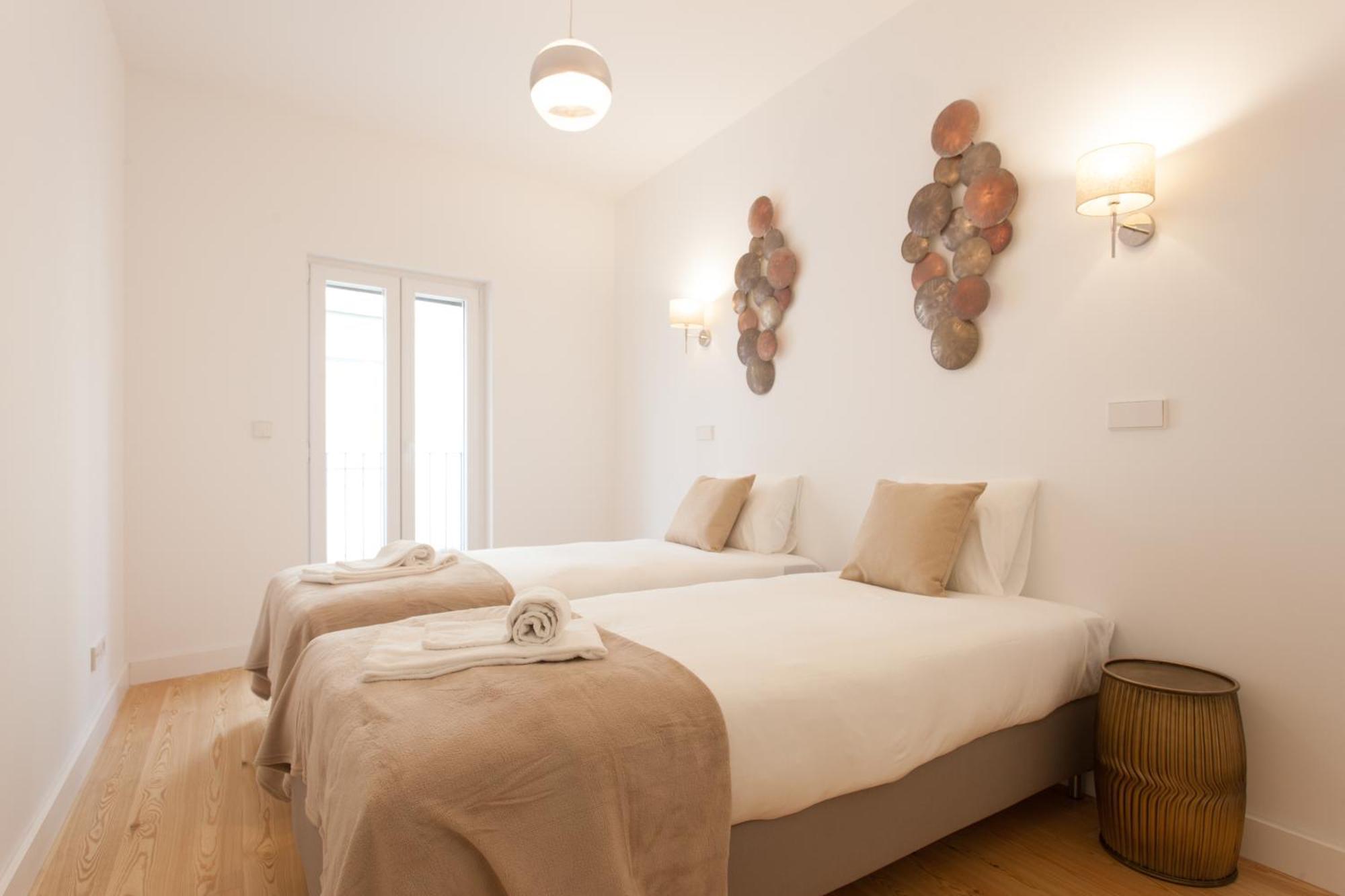 Mouraria Blue Three-Bedroom Apartment W/ Parking - By Lu Holidays Lisboa Exteriör bild