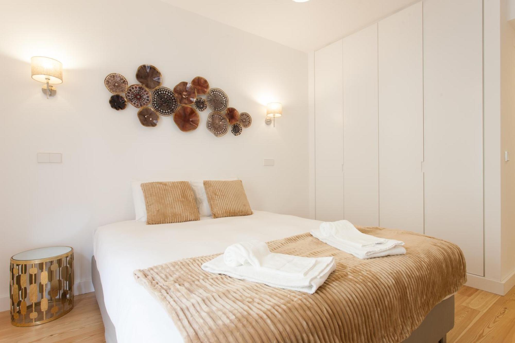 Mouraria Blue Three-Bedroom Apartment W/ Parking - By Lu Holidays Lisboa Exteriör bild